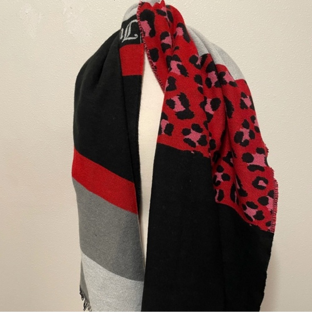 NWT Juicy Couture Black, Red and pink Leopard blanket Scarf